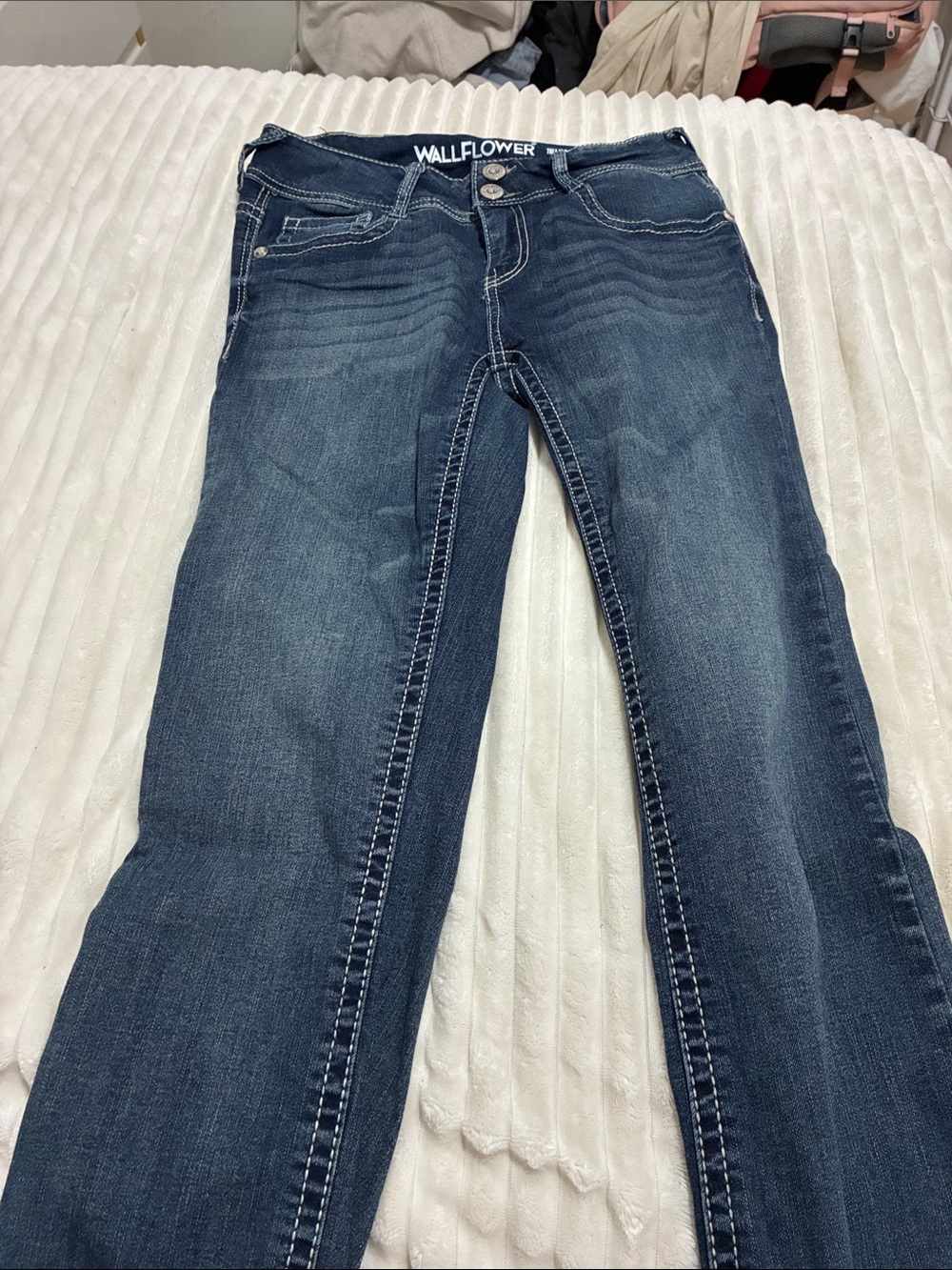 Women’s Dark Blue Embellished Back-Pocket Jeans